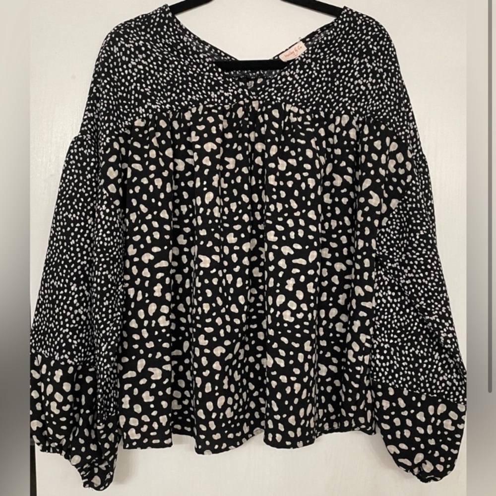 Hailey & Co Dot Top